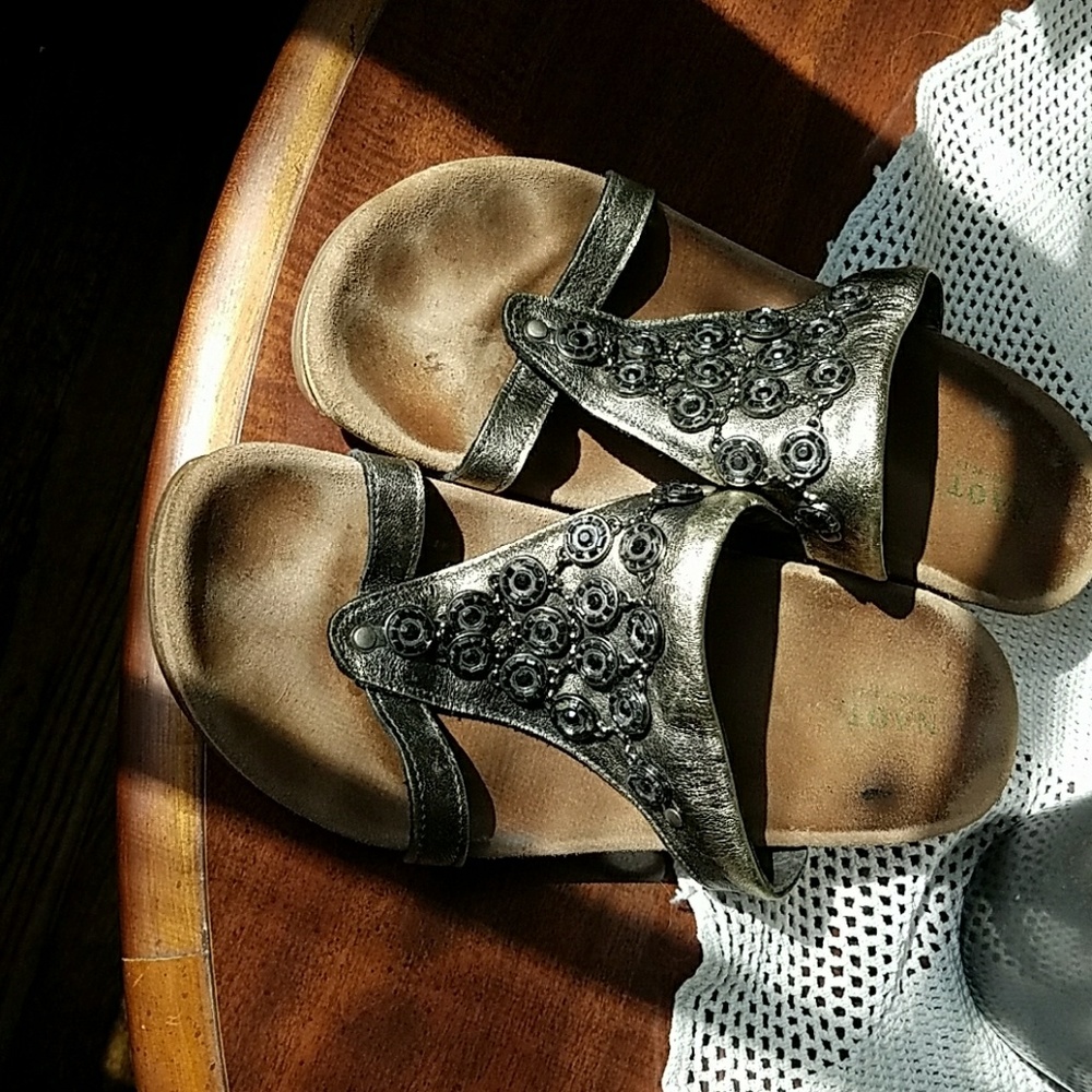 Sz 40 EURO 'Naot Mojito.'sandals, great condition